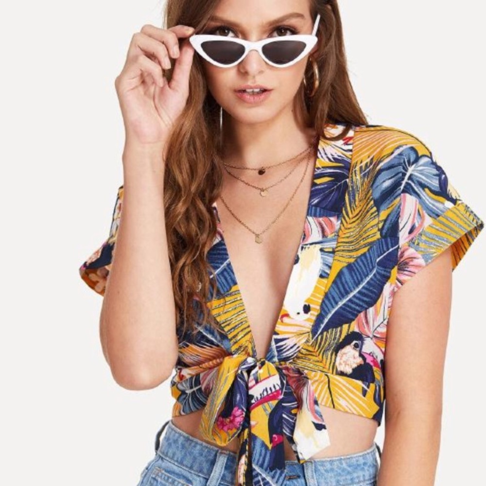 Super cute Hawaiian crop top!!